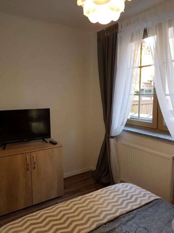 Na Podgorzu 6 Apartment ชกลาร์สกา ปอเรมบา ภายนอก รูปภาพ