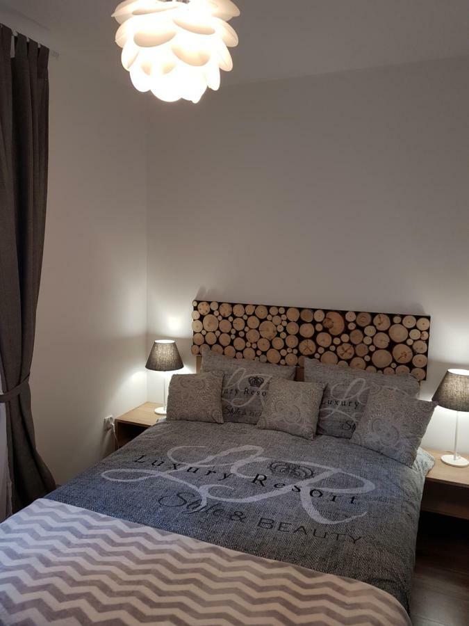 Na Podgorzu 6 Apartment ชกลาร์สกา ปอเรมบา ภายนอก รูปภาพ