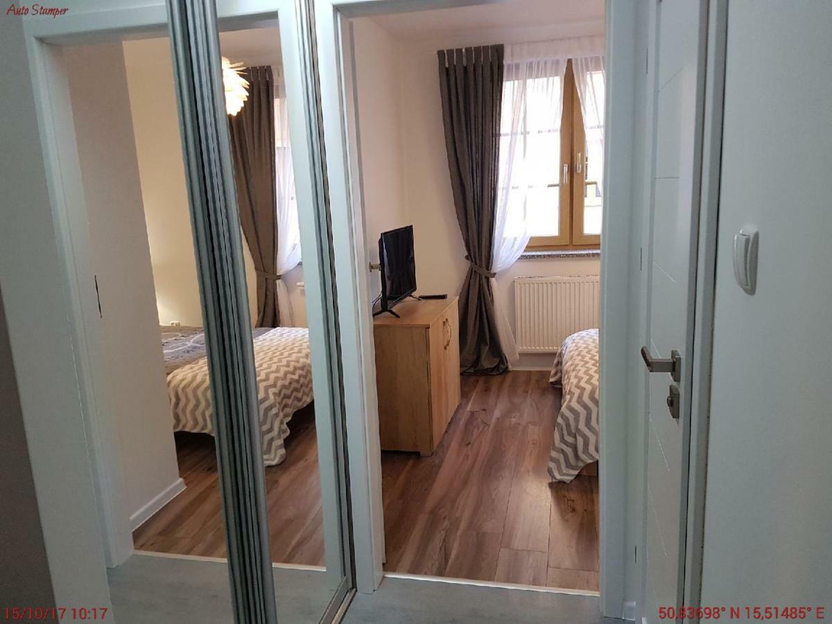 Na Podgorzu 6 Apartment ชกลาร์สกา ปอเรมบา ภายนอก รูปภาพ
