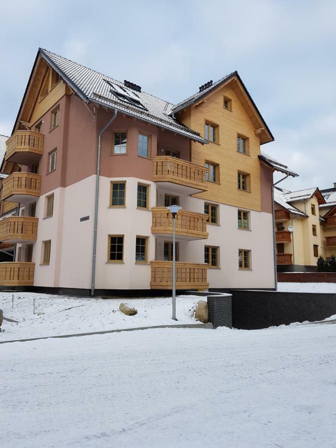 Na Podgorzu 6 Apartment ชกลาร์สกา ปอเรมบา ภายนอก รูปภาพ