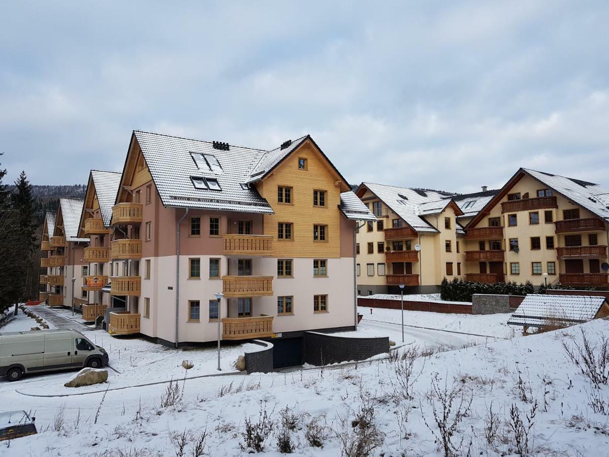Na Podgorzu 6 Apartment ชกลาร์สกา ปอเรมบา ภายนอก รูปภาพ